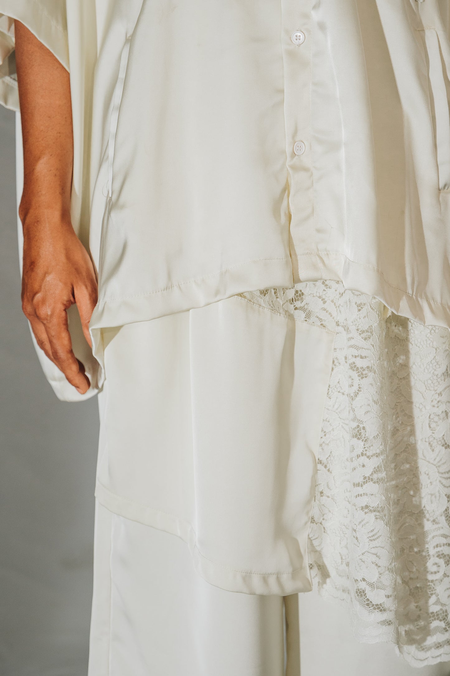 White Sayap Oversized Lace (SET)