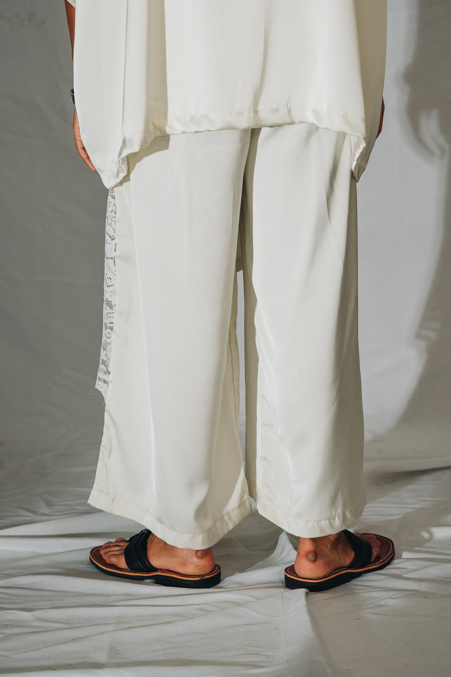 White Sayap Oversized Lace (SET)