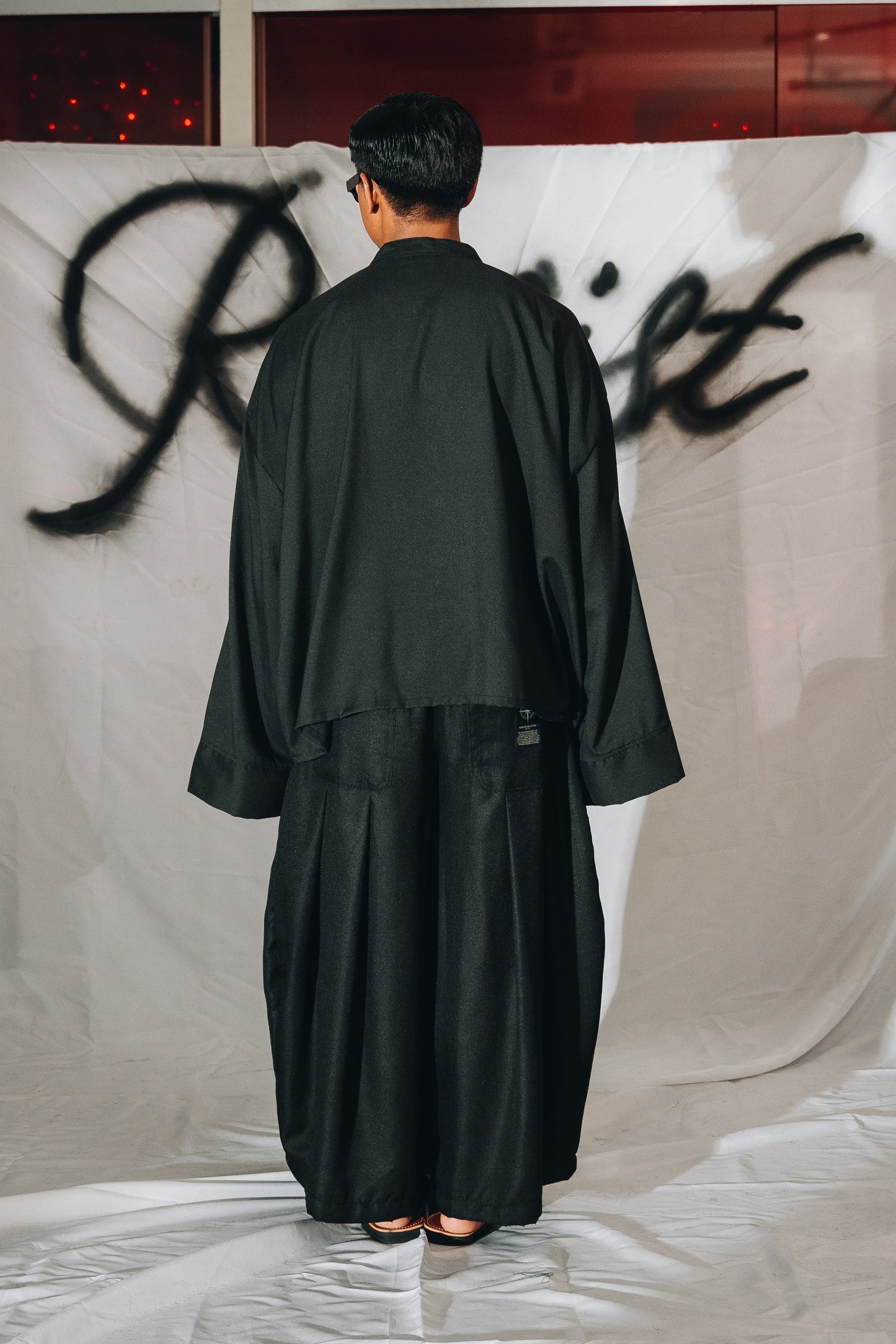 Mandarin Top and Black Linen Avant Pants (SET)